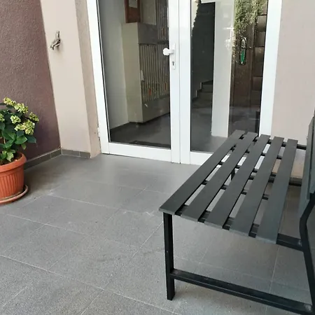 شقة Adagio Sarafovo *